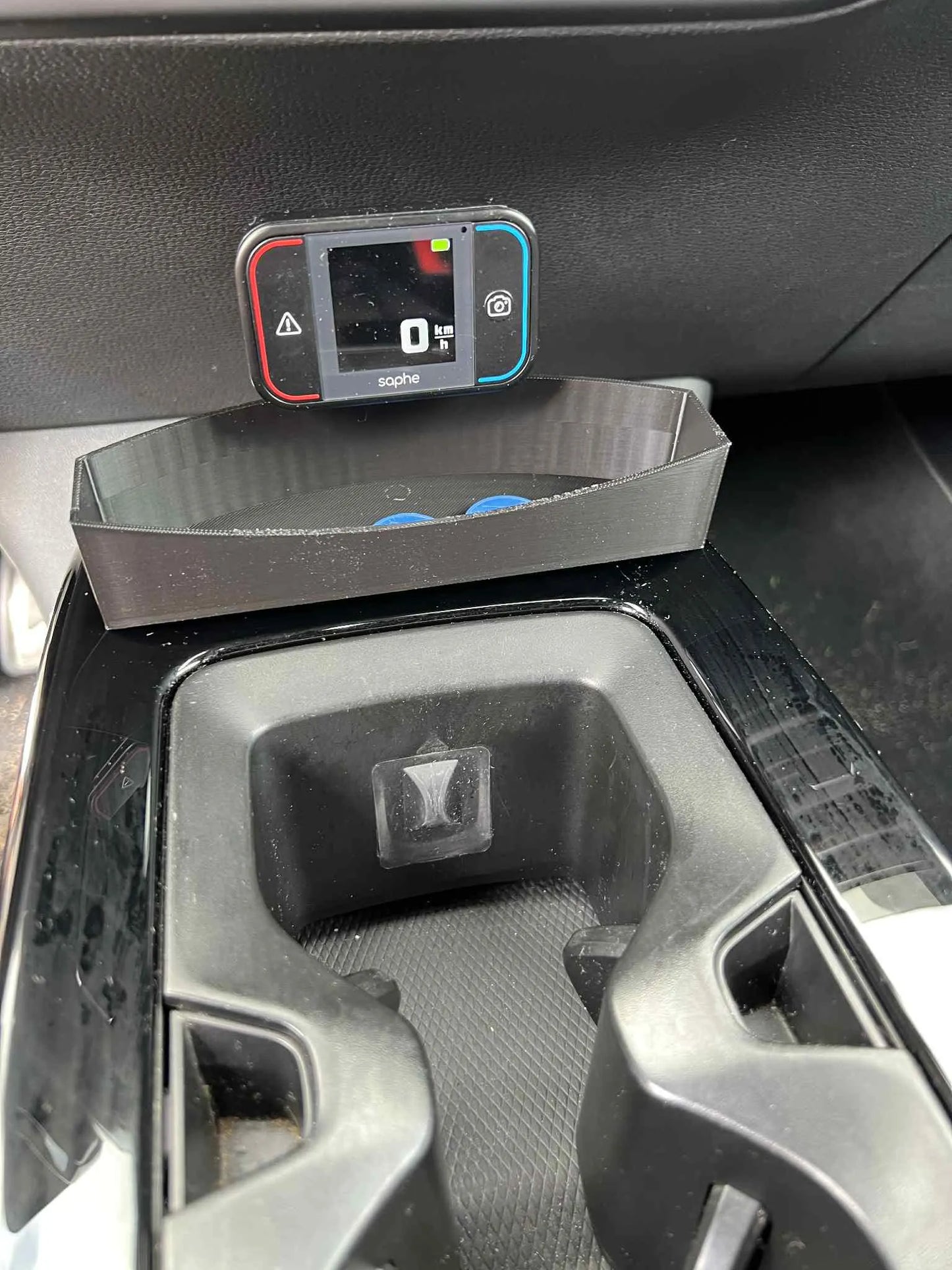 VW ID.4 Glass Holder for Saphe Drive PRO – Customizable, Durable, Easy Mount