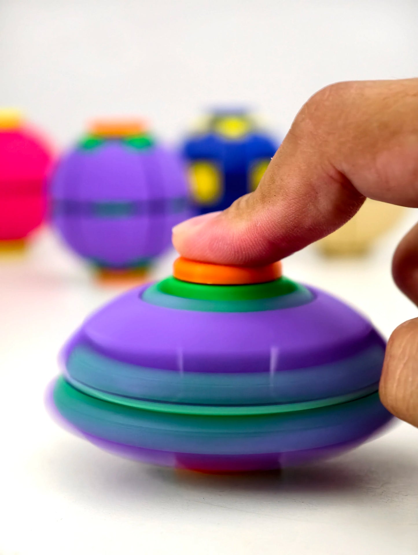 HelixCore – Press-to-Spin Squishy Ball