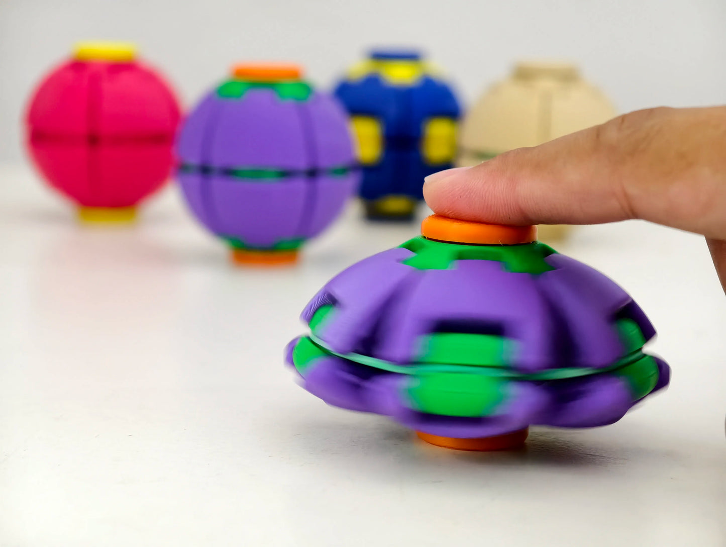 HelixCore – Press-to-Spin Squishy Ball