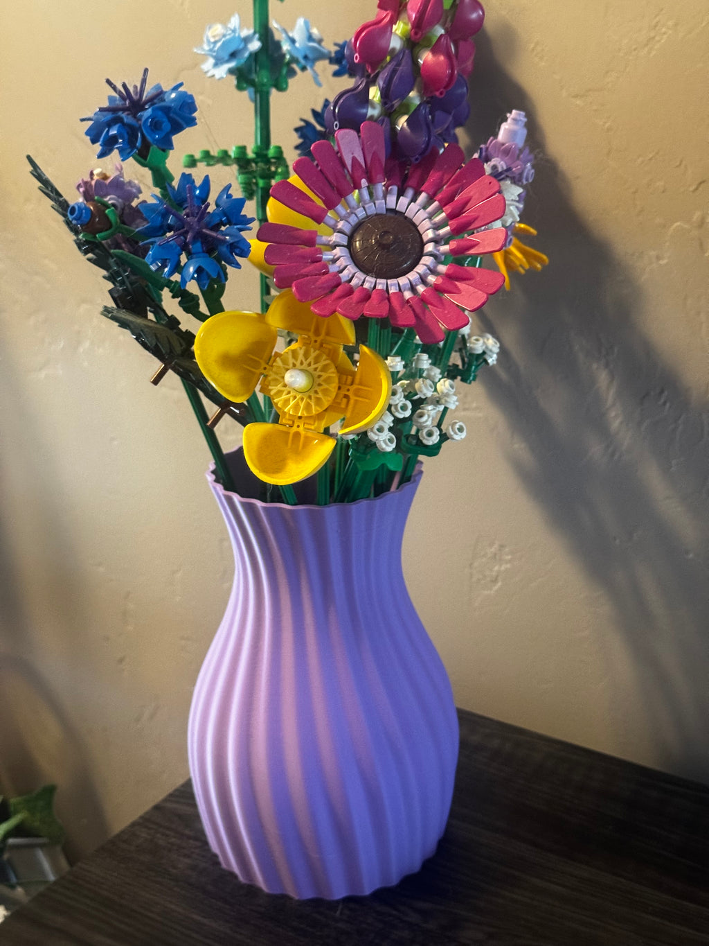 Wave Vase til Lego-blomster – 180 mm 3D-printet vase i flot bølgedesign