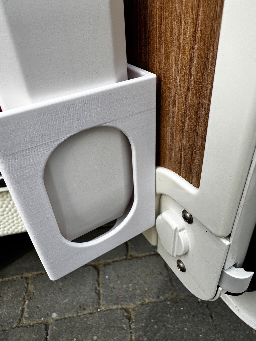 Opbevaringsrum til Thetford Toiletvæske (750ml) – Til Serviceklap