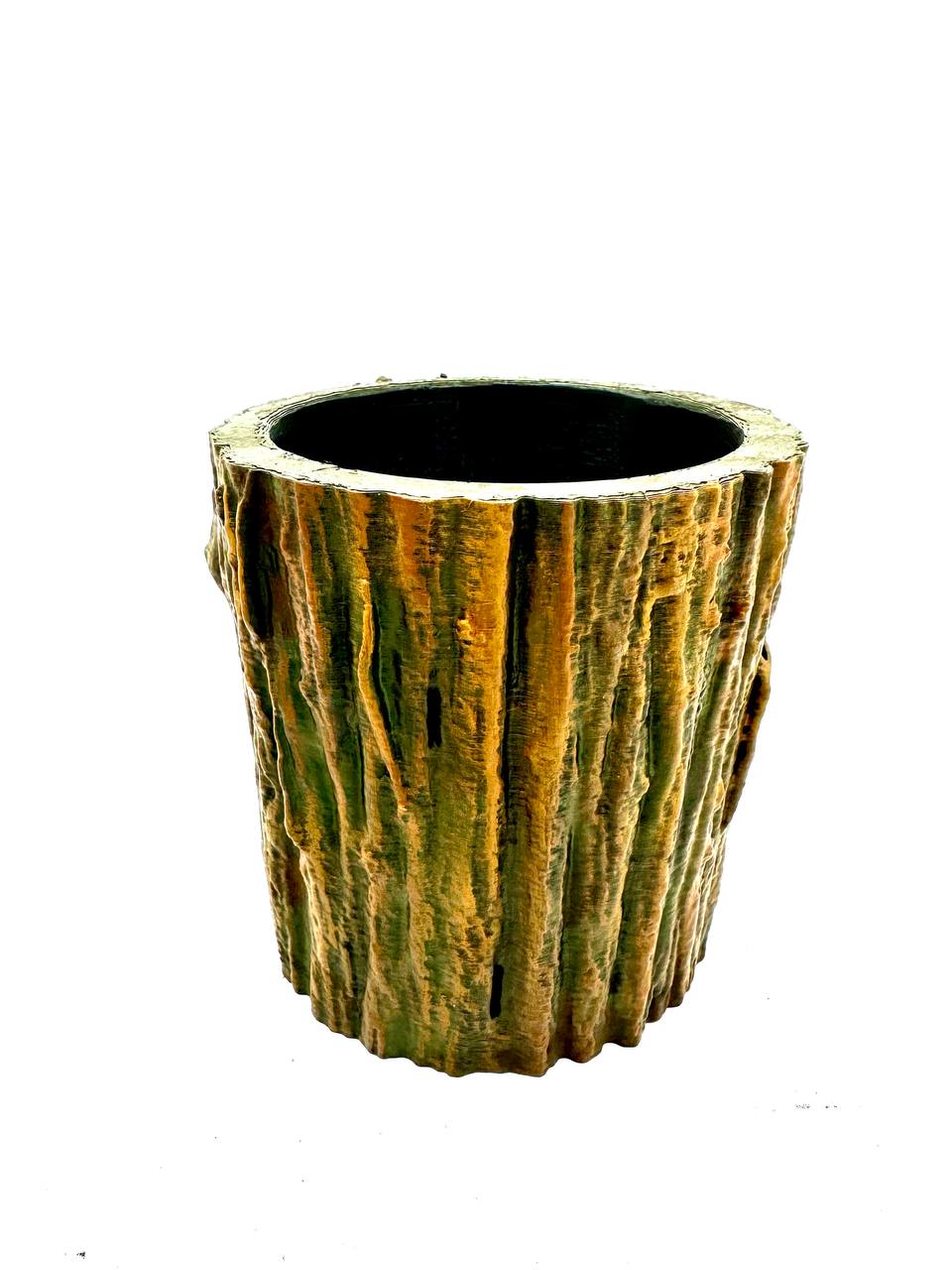 Plantekrukke med naturånd – kunstnerisk træstamme design